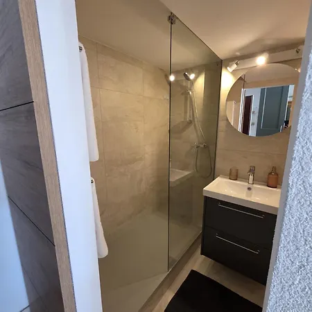 Avec Terrasse Et Piscine - Aux Petits Sapins Apartamento *