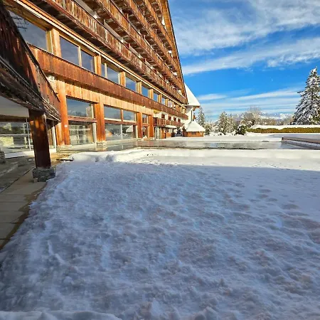 Apartamento Avec Terrasse Et Piscine - Aux Petits Sapins